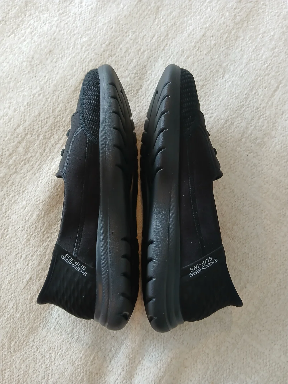 •Skechers• 